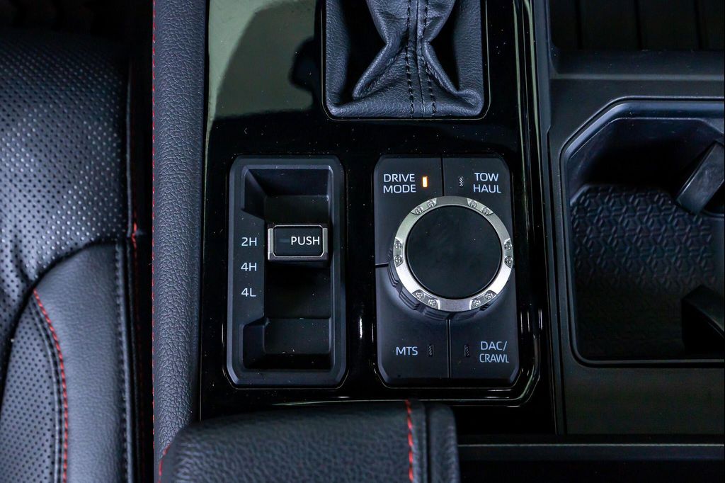 صورة مصغرة 28 لـ 2026 Toyota SEQUOIA TRD PRO