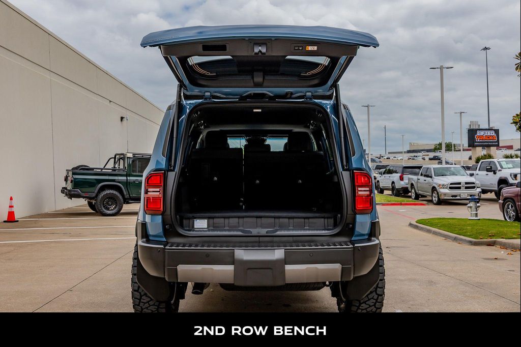 TOYOTA LAND CRUISER - 9