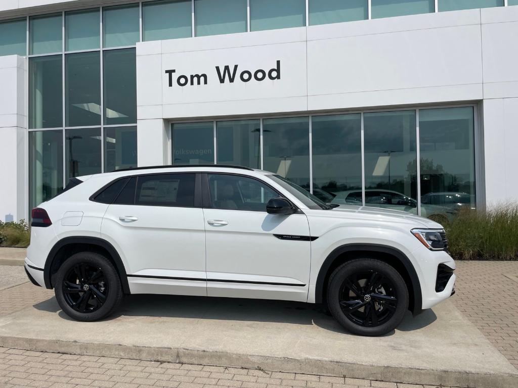 New 2026 Volkswagen Atlas Cross Sport 2.0T SEL R-Line Black