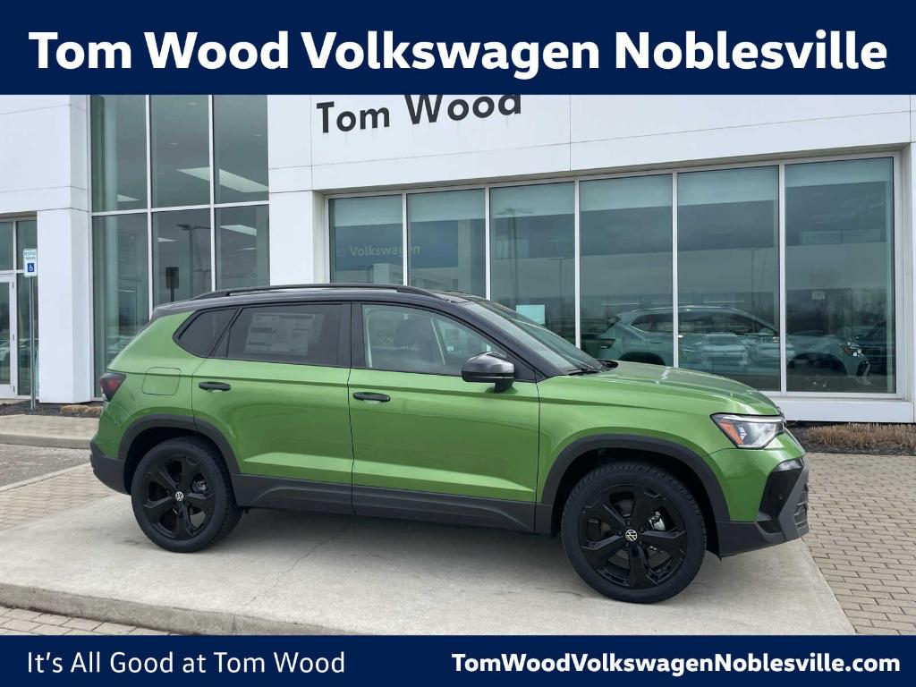 New 2026 Volkswagen Taos 1.5T SE Black