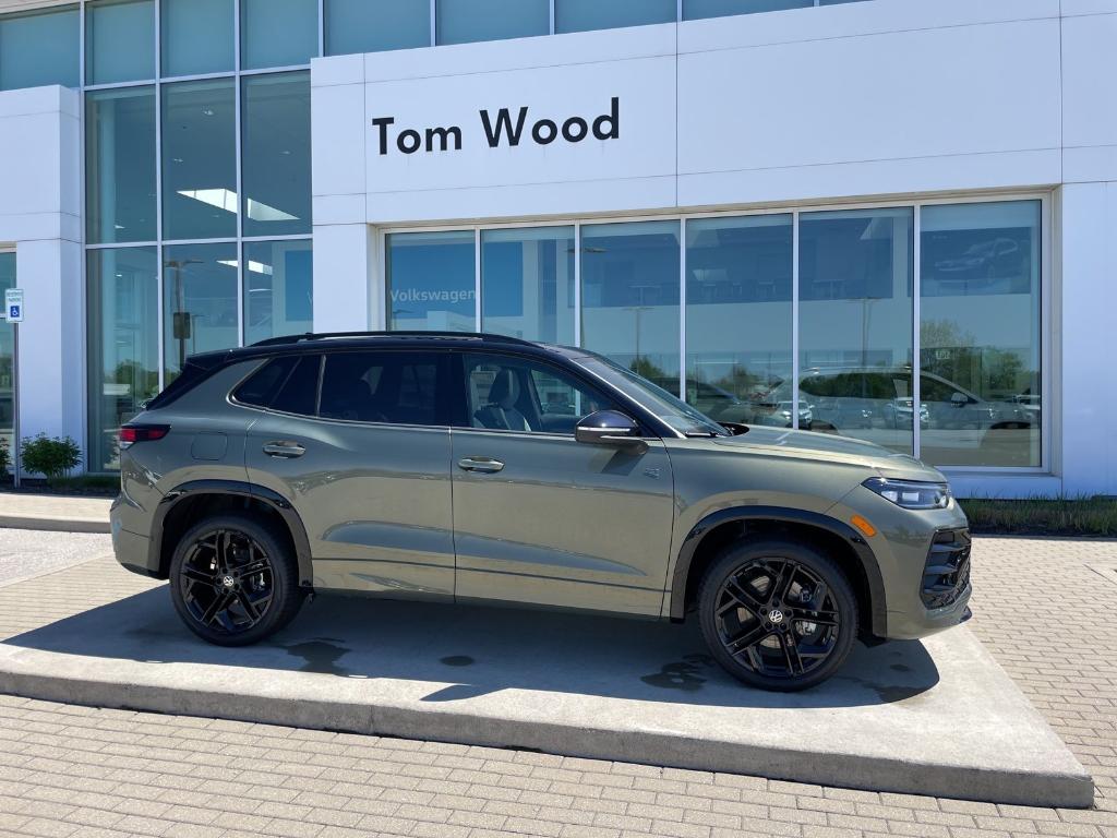 New 2026 Volkswagen Tiguan 2.0T SE R-Line Black