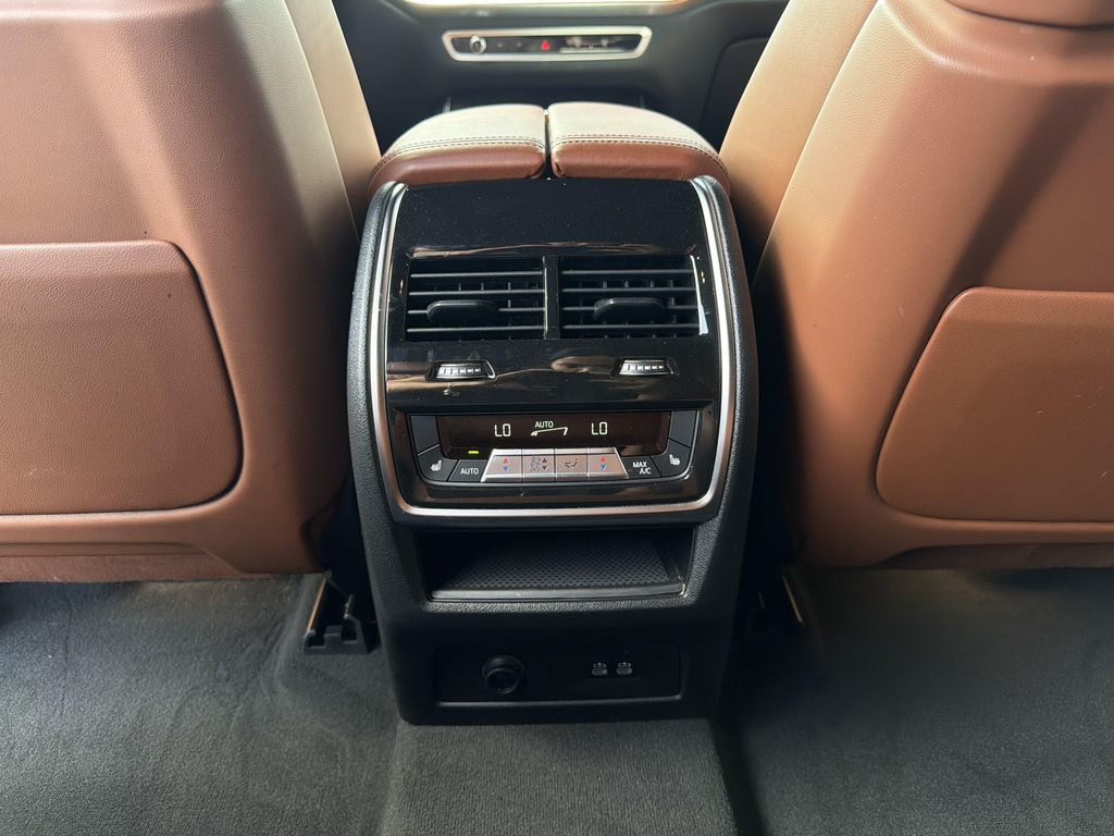 صورة مصغرة 43 لـ 2024 BMW X7 M60I