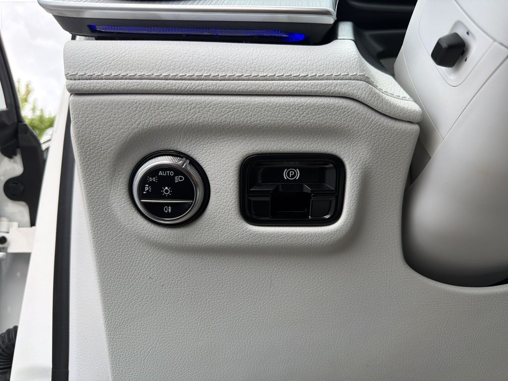 2023 Mercedes-BENZ EQE — миниатюра 29