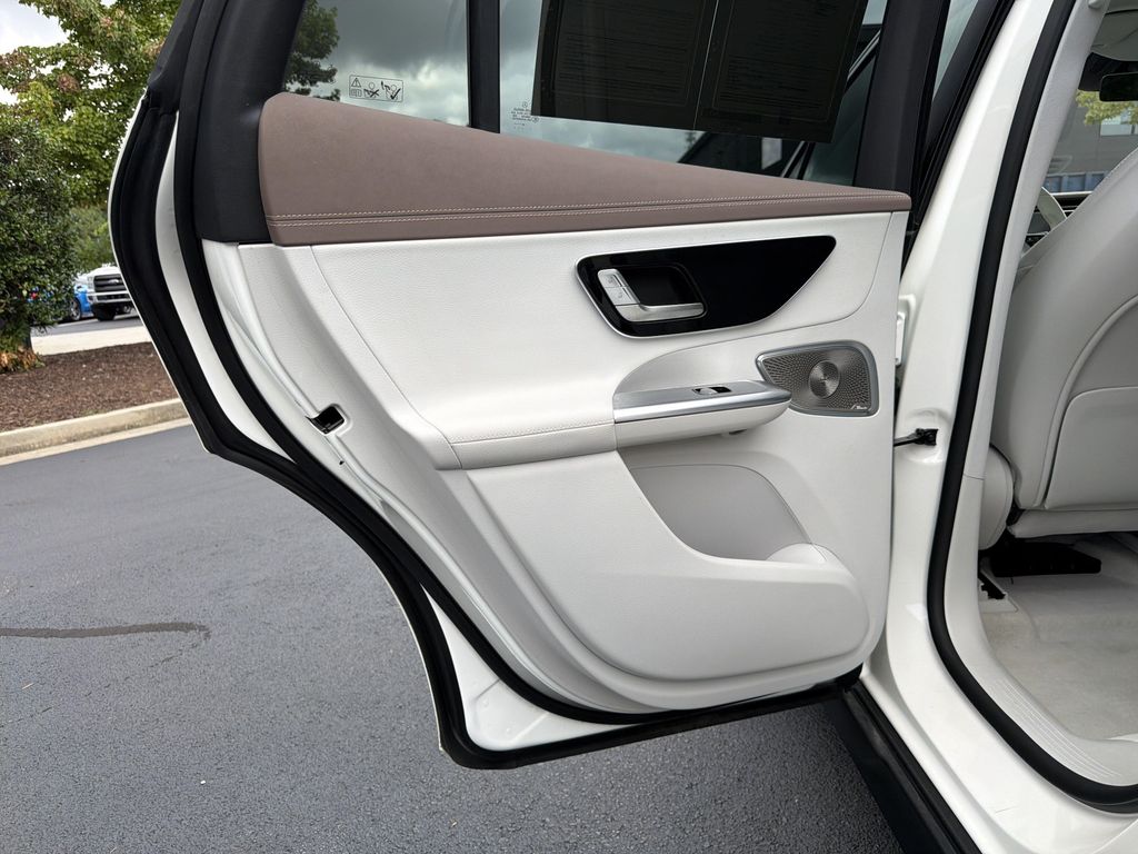 2023 Mercedes-BENZ EQE — миниатюра 40
