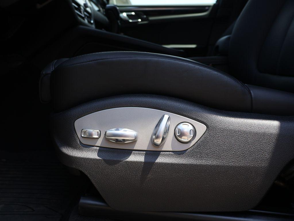 2026 Porsche MACAN — миниатюра 17