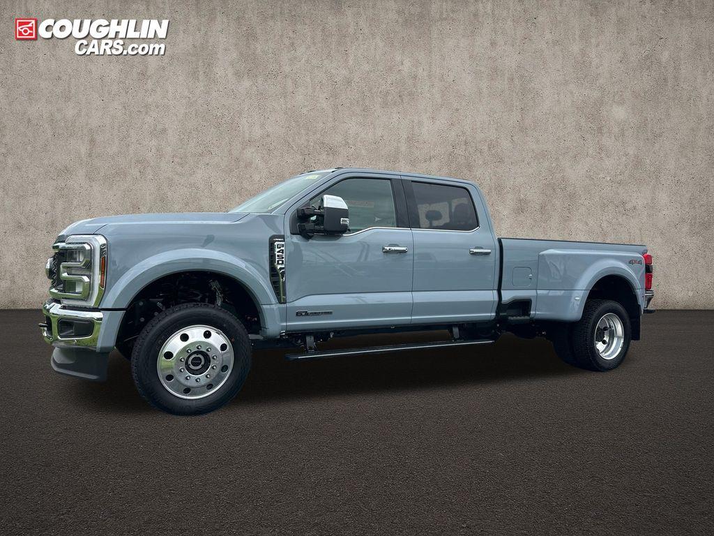 2026 FORD F-450 LARIAT photo 4