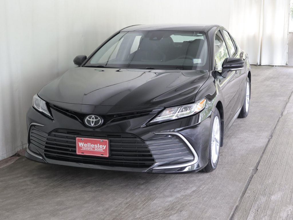 صورة مصغرة 19 لـ 2023 Toyota CAMRY LE