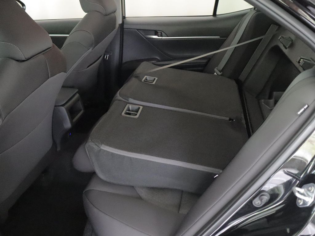صورة مصغرة 18 لـ 2023 Toyota CAMRY LE
