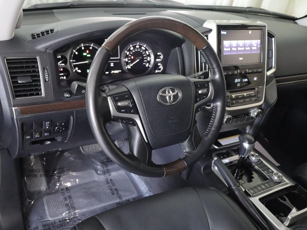 2021 Toyota LAND CRUISER BASE photo 11