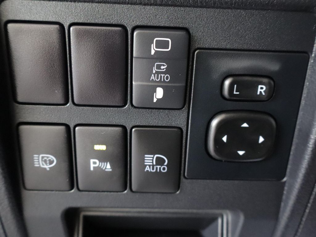 2021 Toyota LAND CRUISER BASE photo 19
