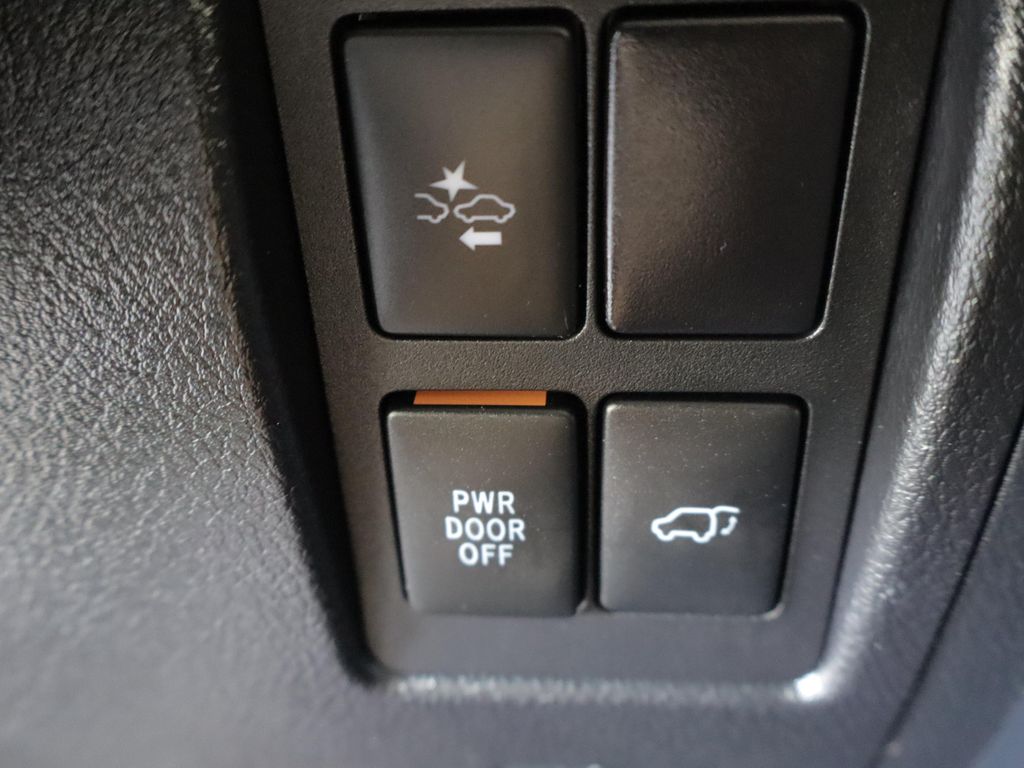 2021 Toyota LAND CRUISER BASE photo 16