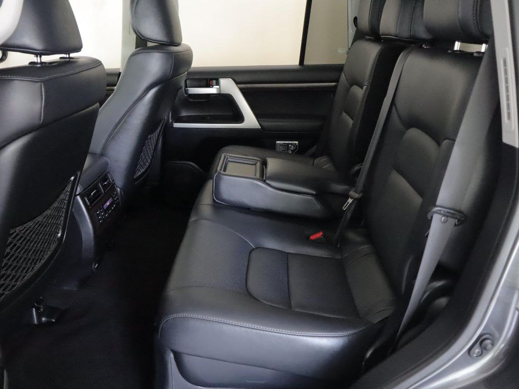 2021 Toyota LAND CRUISER BASE photo 9