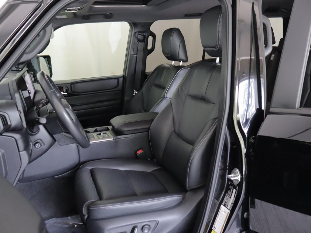 2024 Toyota LAND CRUISER BASE — фото 8
