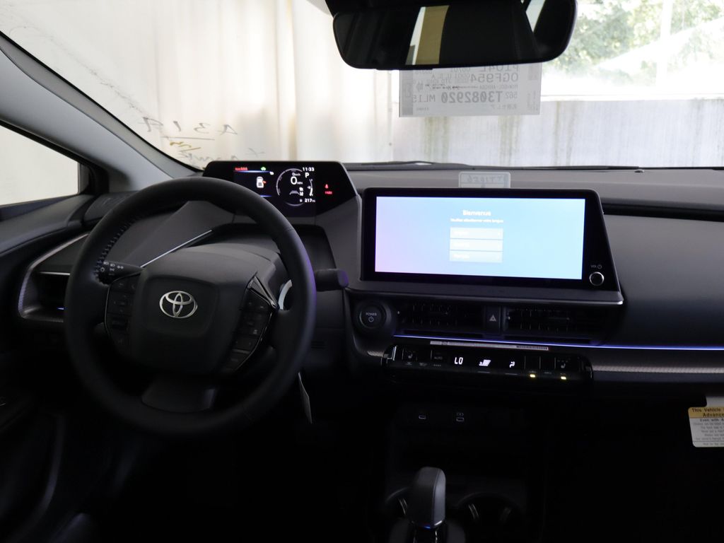صورة 2 لـ 2026 Toyota PRIUS XLE