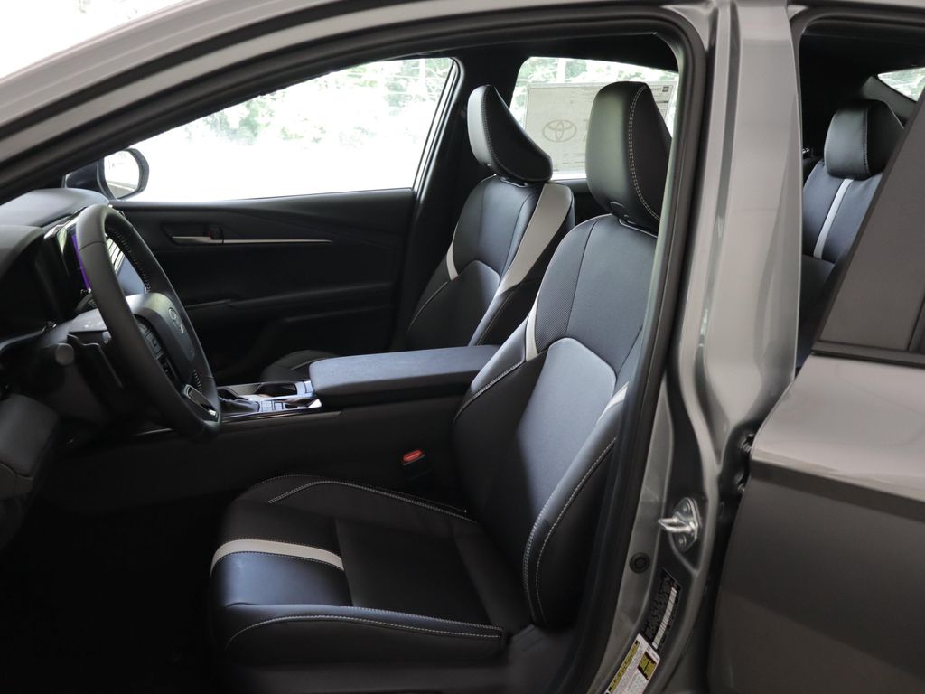 صورة 7 لـ 2026 Toyota CAMRY SE