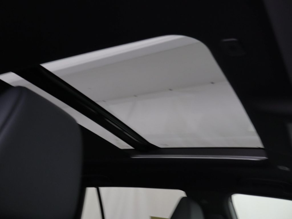 2026 Toyota RAV4 SE 照片 3