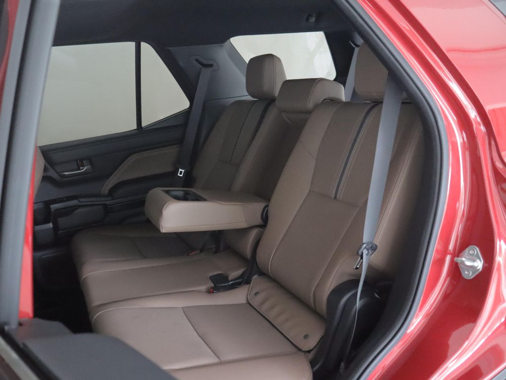 صورة 8 لـ 2025 Toyota 4RUNNER LIMITED