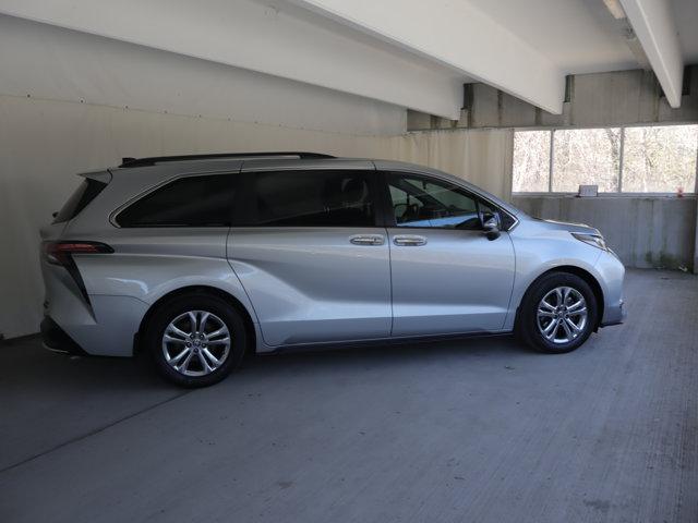 TOYOTA SIENNA - 8
