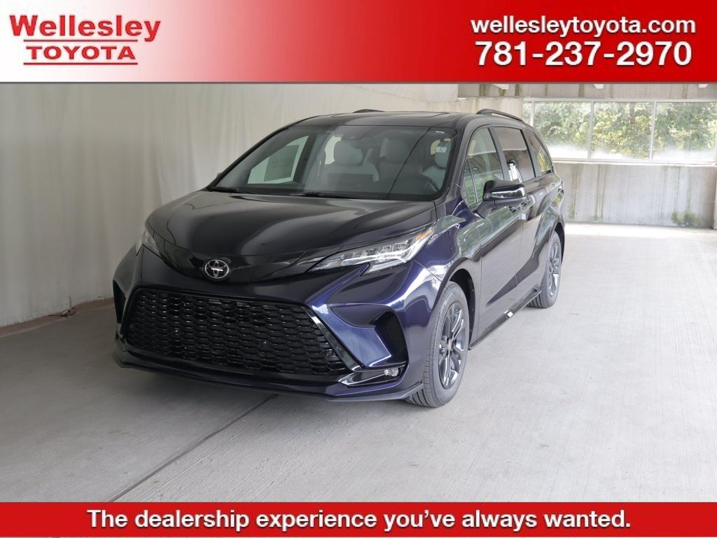New 2026 Toyota Sienna XSE 7 Passenger
