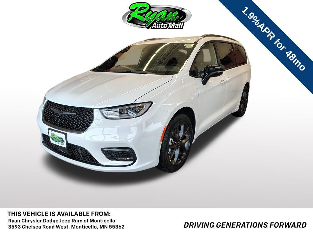New 2026 Chrysler Pacifica L