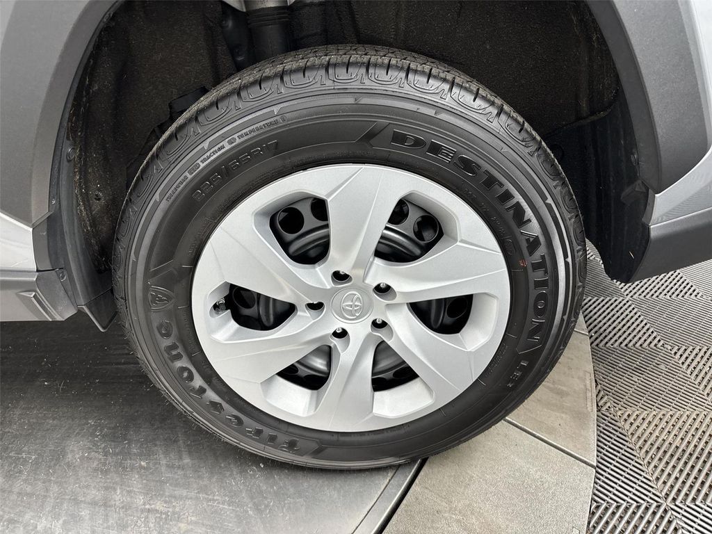 2025 Toyota RAV4 LE 缩略图 27