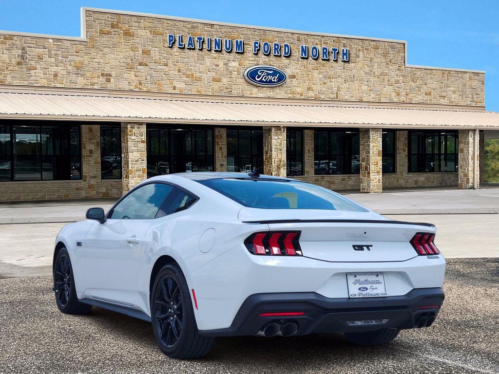 صورة 4 لـ 2026 FORD MUSTANG GT PREMIUM