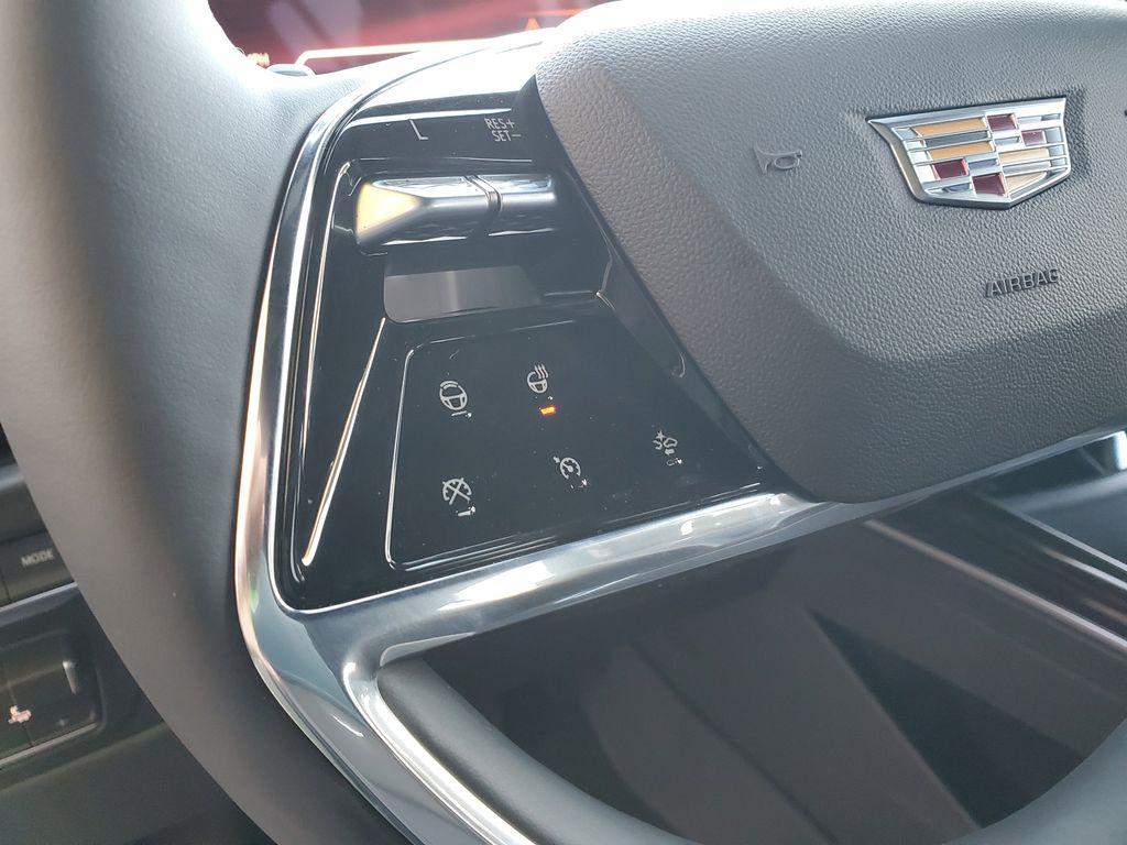 صورة مصغرة 16 لـ 2026 Cadillac ESCALADE ESV LUXURY