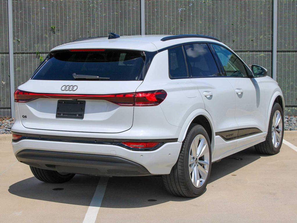 صورة 4 لـ 2025 AUDI Q6 E-TRON PREMIUM