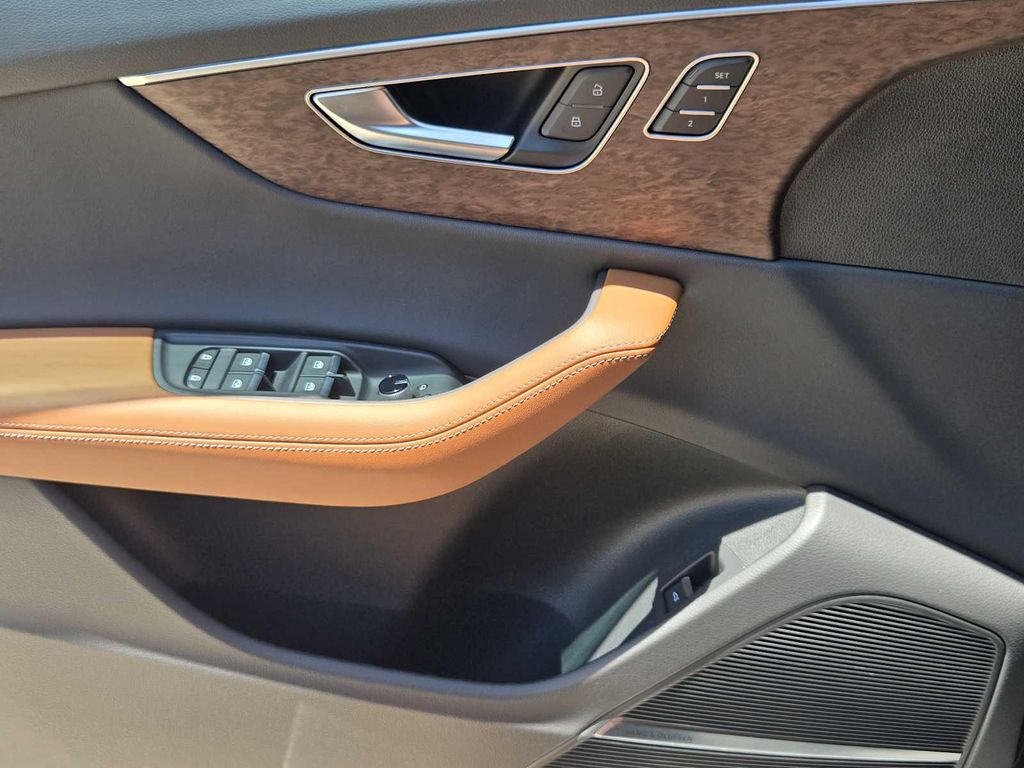صورة 15 لـ 2026 AUDI Q8 55 PRESTIGE