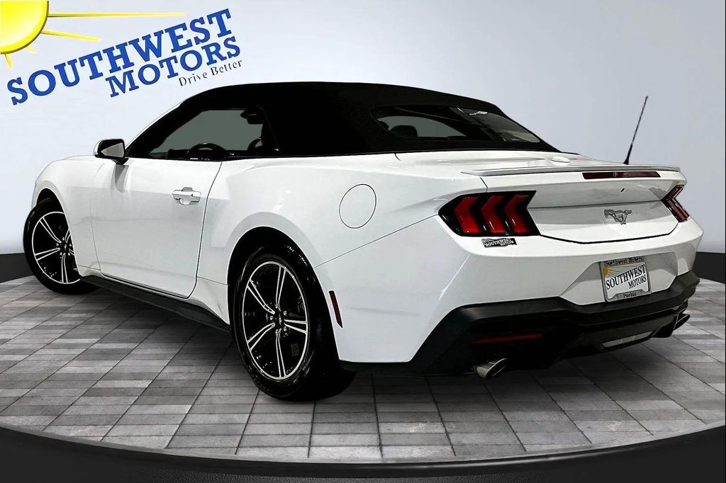 2025 FORD MUSTANG ECOBOOST PREMIUM — фото 5