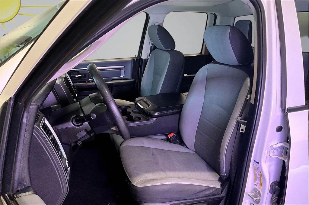 صورة مصغرة 23 لـ 2024 RAM 1500 CLASSIC SLT