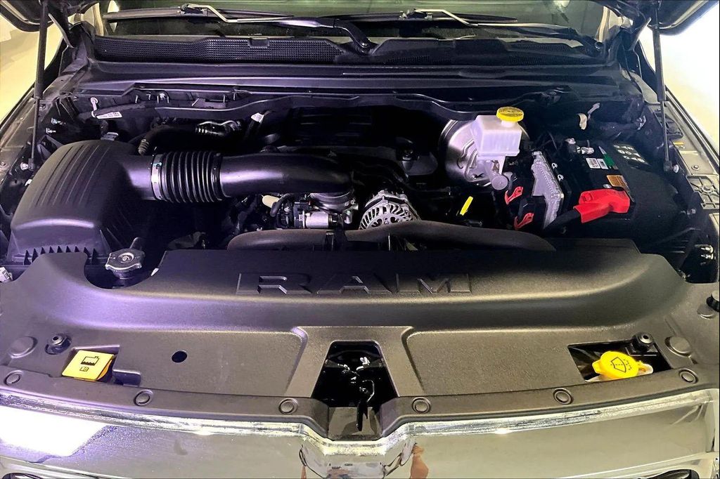 صورة مصغرة 32 لـ 2022 RAM 1500 LIMITED