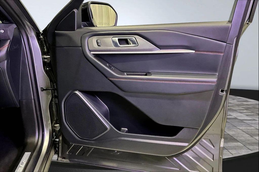 2025 FORD EXPLORER ST-LINE 缩略图 28