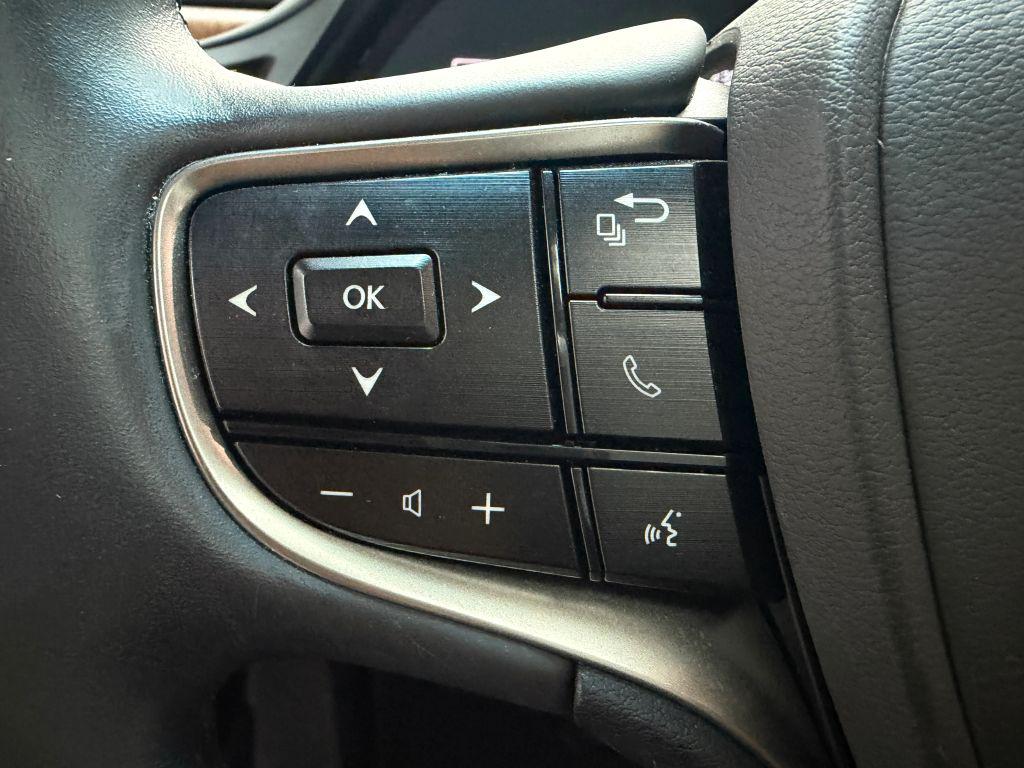 صورة مصغرة 32 لـ 2022 Lexus ES 300H BASE