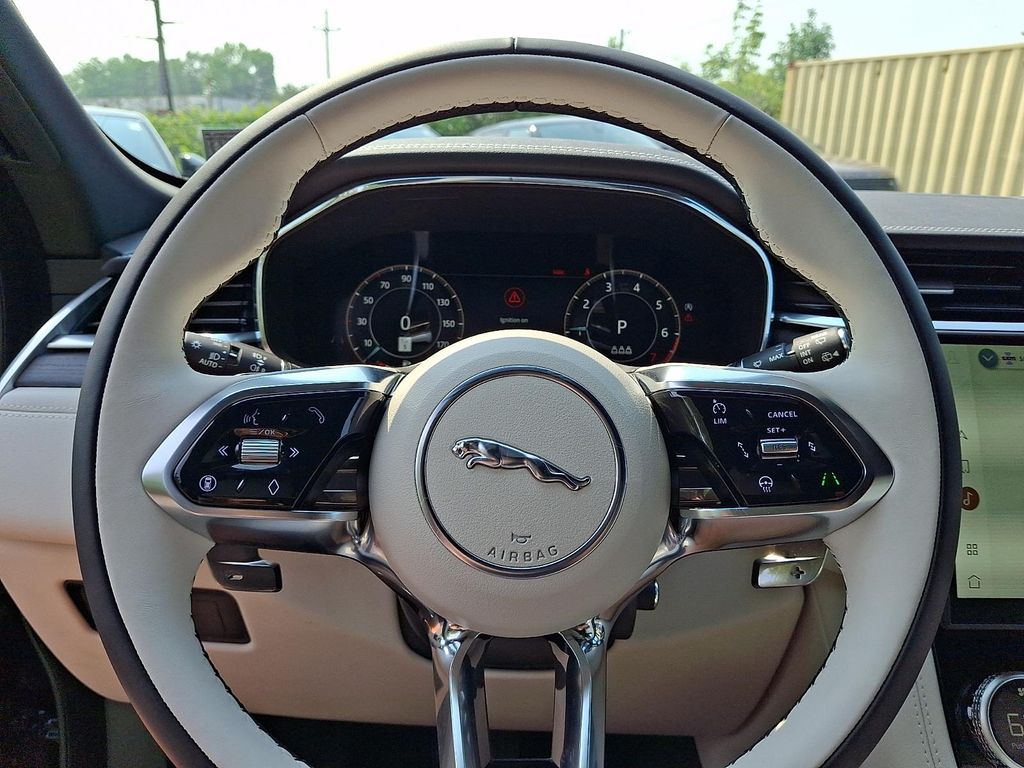 2026 Jaguar F-PACE R-DYNAMIC S P400 AWD AUTOMATIC — миниатюра 17