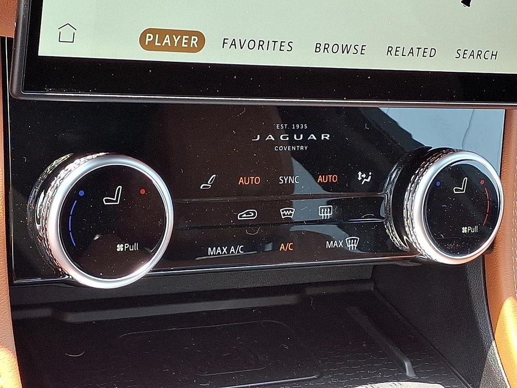 صورة مصغرة 19 لـ 2026 Jaguar F-PACE R-DYNAMIC S P400 AWD AUTOMATIC