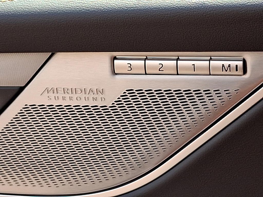 صورة مصغرة 18 لـ 2026 Jaguar F-PACE R-DYNAMIC S P400 AWD AUTOMATIC
