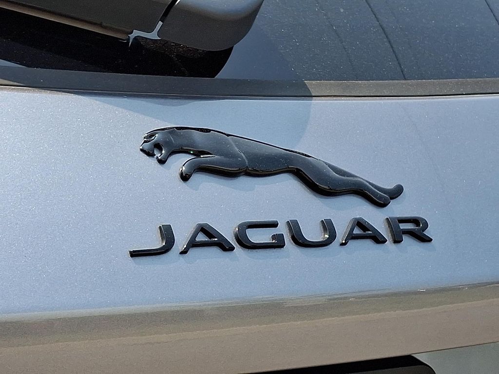 صورة مصغرة 22 لـ 2026 Jaguar F-PACE R-DYNAMIC S P400 AWD AUTOMATIC