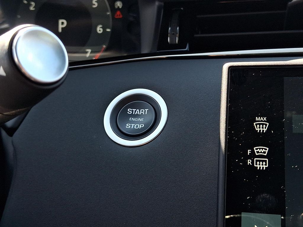 2026 LAND Rover RANGE ROVER EVOQUE CORE S — миниатюра 24