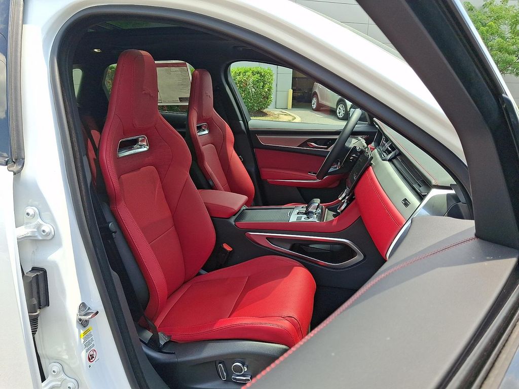 صورة 3 لـ 2026 Jaguar F-PACE R-DYNAMIC S P250 AWD AUTOMATIC