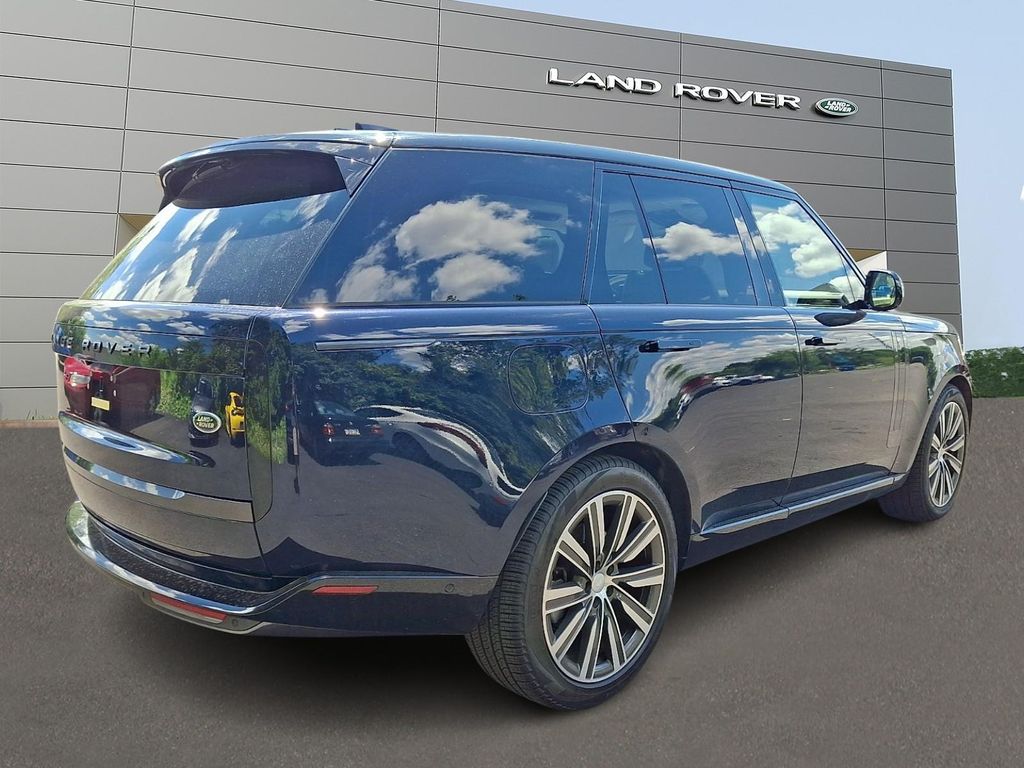 صورة 2 لـ 2023 LAND Rover RANGE ROVER P400 SE
