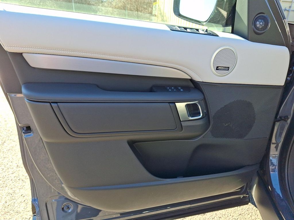 2026 LAND Rover DISCOVERY TEMPEST EDITION photo 10