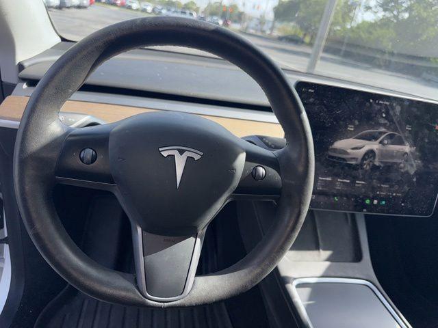 TESLA MODEL Y LONG RANGE - 9