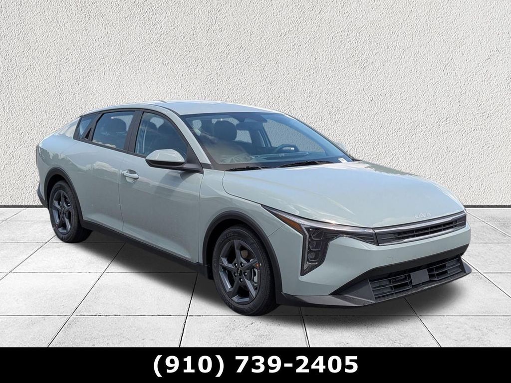New 2026 Kia K4 LXS