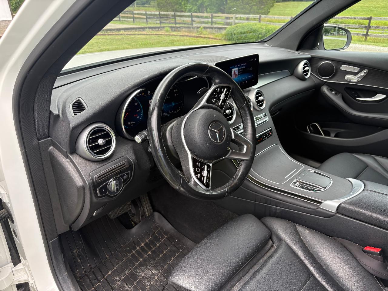 2022 Mercedes-BENZ GLC photo 3