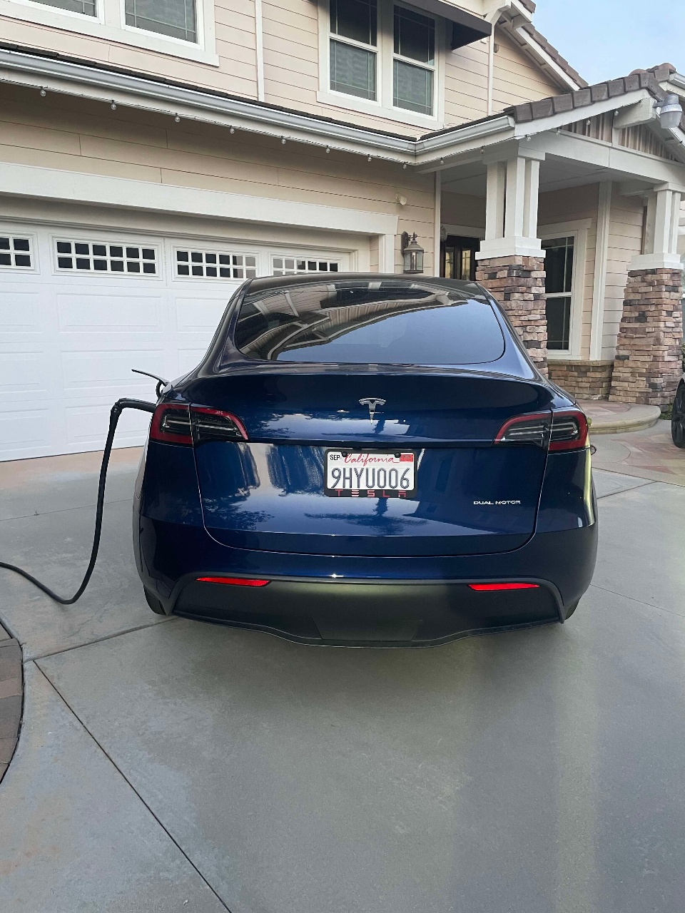 TESLA MODEL Y LONG RANGE - 2