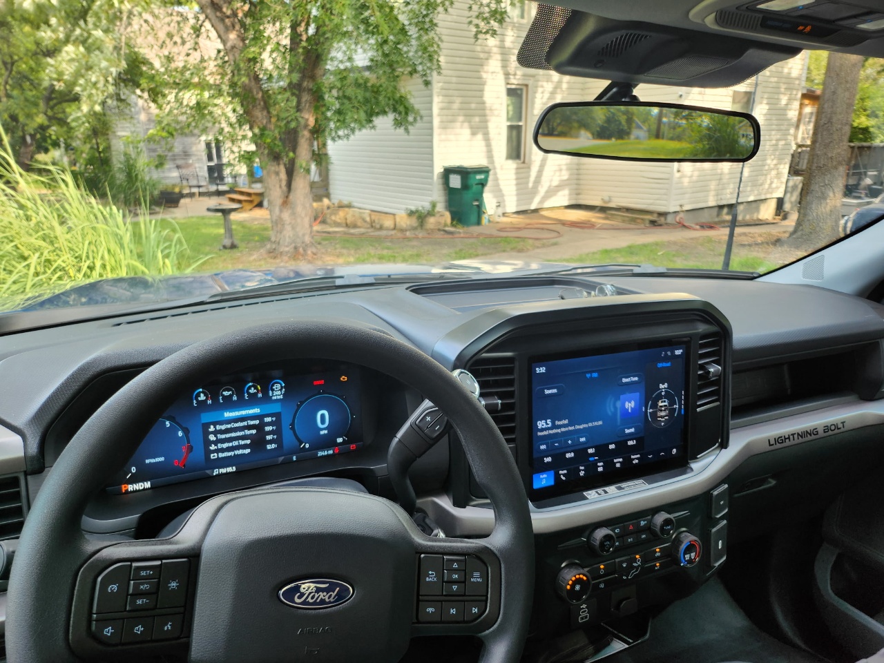 2025 FORD F-150 XL photo 2