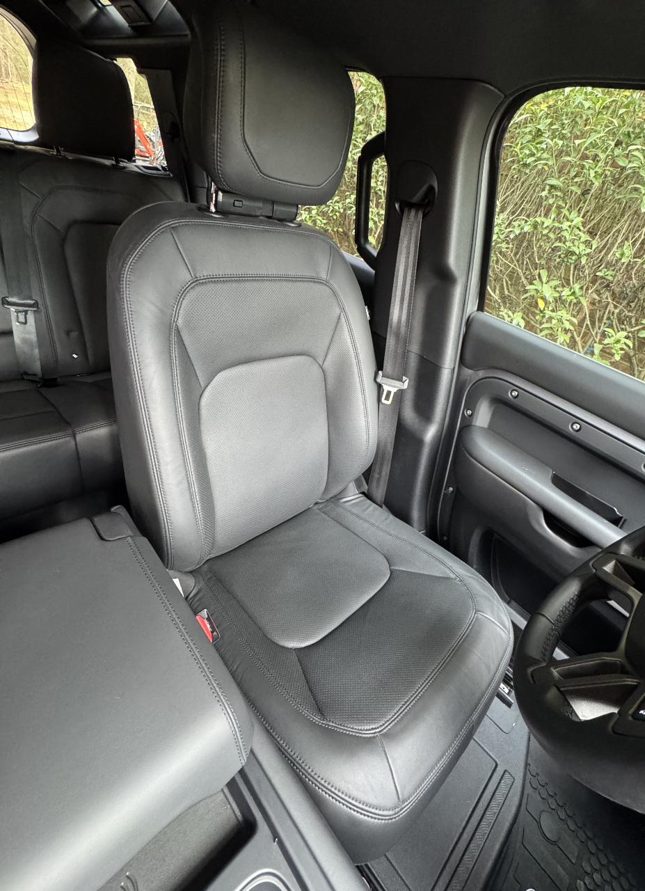 صورة 7 لـ 2024 LAND Rover DEFENDER 110 P400 S