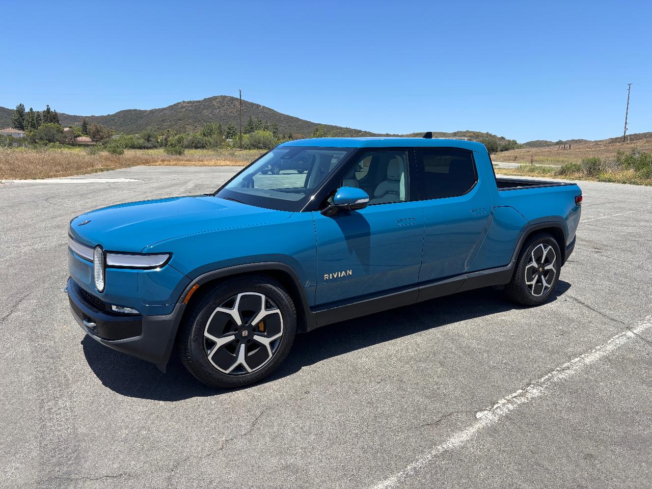 2022 Rivian R1T ADVENTURE PACKAGE — фото 1