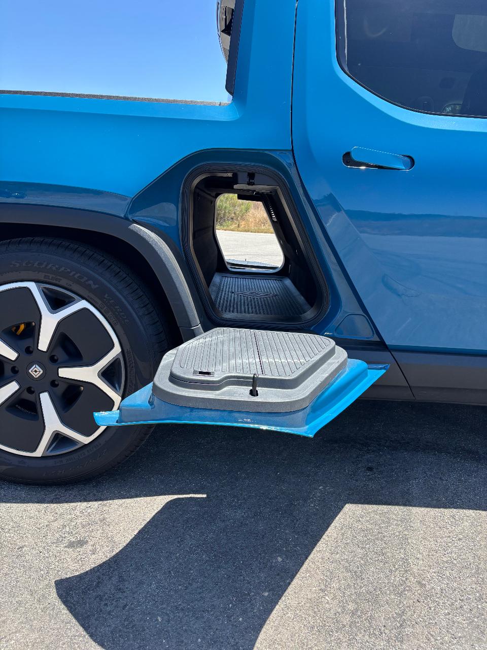 2022 Rivian R1T ADVENTURE PACKAGE — миниатюра 15